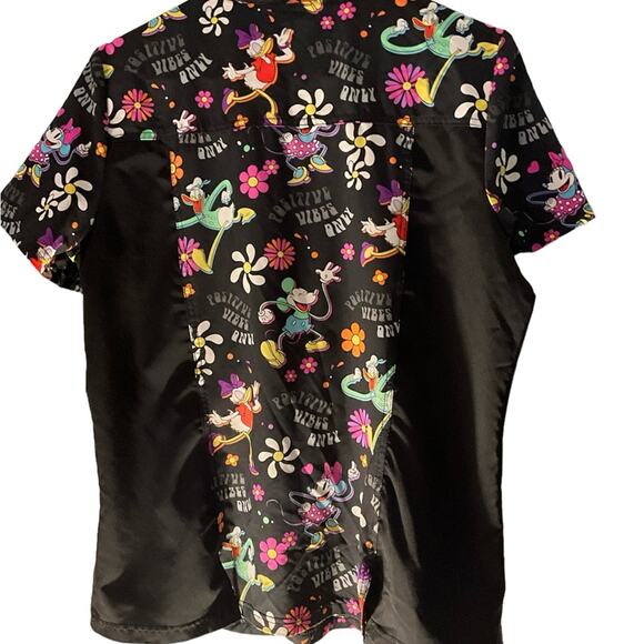 EUC Disney Positive Vibes Print SS pockets side slit Sz L scrub top - Picture 2 of 4